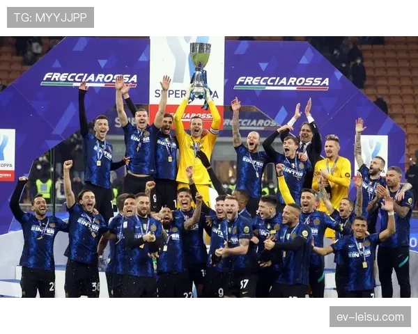 AC米兰公布对阵国际米兰大名单，莱奥伤愈回归进入替补席